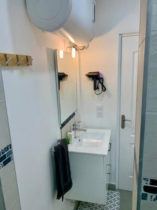 Agreable 2 Pieces A Pantin Apartment Luaran gambar